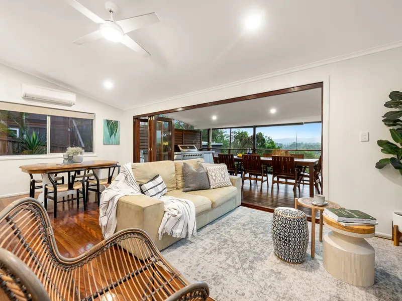 SUPERIOR VERSATILITY WITH STYLISH RENOVATION & HORIZON VIEWS!