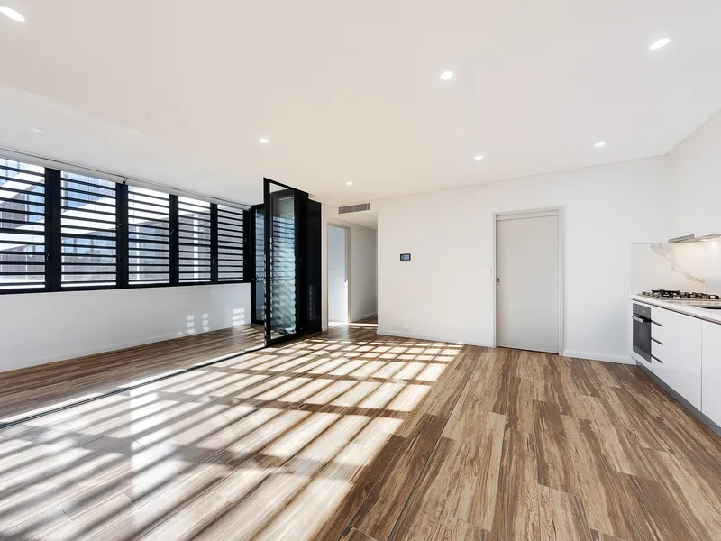 Spacious One Bedroom Winter Garden Apartment with resort style living