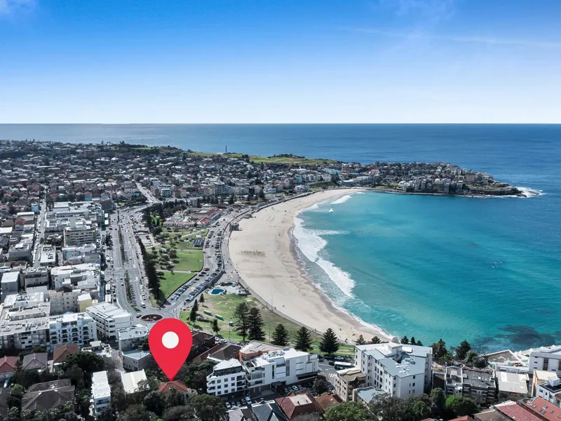 Top-Floor 3-Bedroom Beach Pad With LUG & Massive Potential