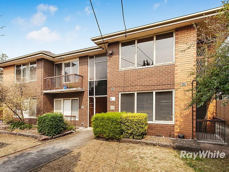 Online Auction | Peaceful, Private and Supremely Spacious