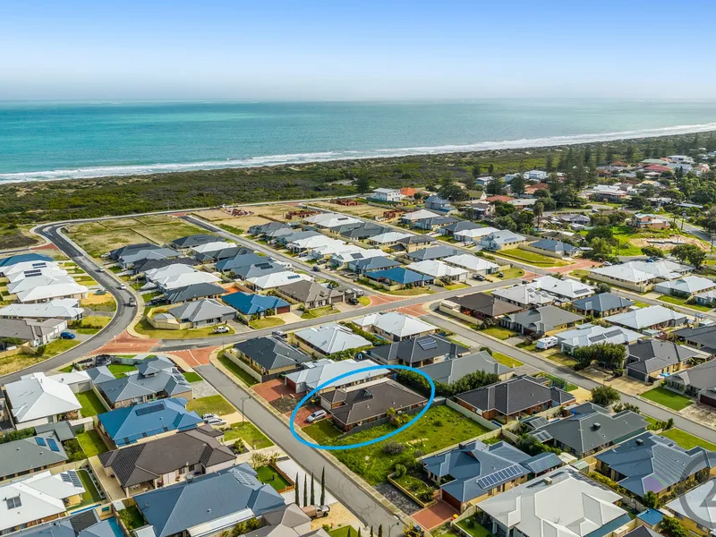 VERY BIG HOME CLOSE TO THE BEACH