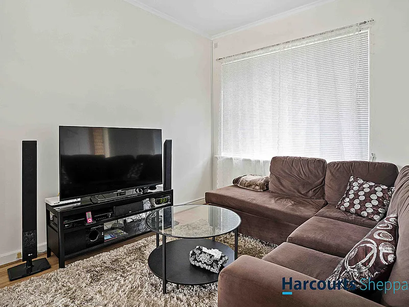Spacious & Secure Unit, Great Investment Or First Home!