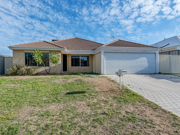 SPACIOUS FAMILY HOME IN CENTRAL LOCATION!