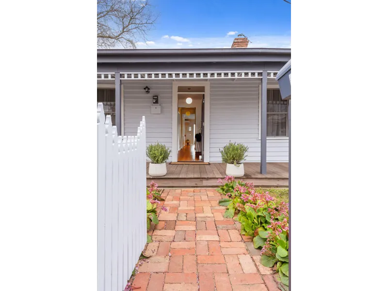 Welcome to 16 Powlett Street, Kyneton!