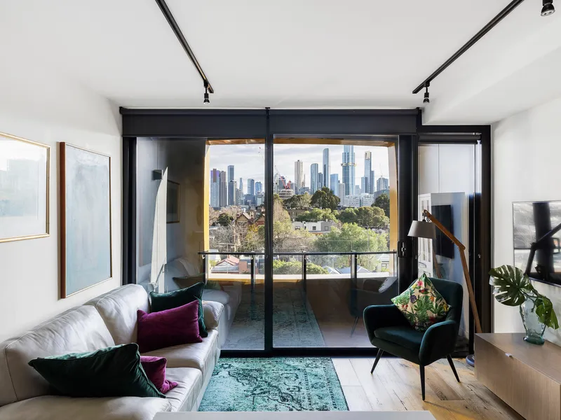 Prime inner city lifestyle with stunning views