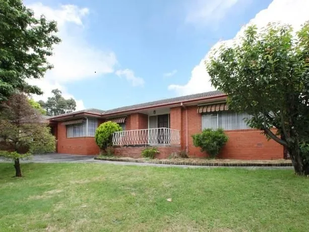 GREAT LOCATION, GREAT HOME