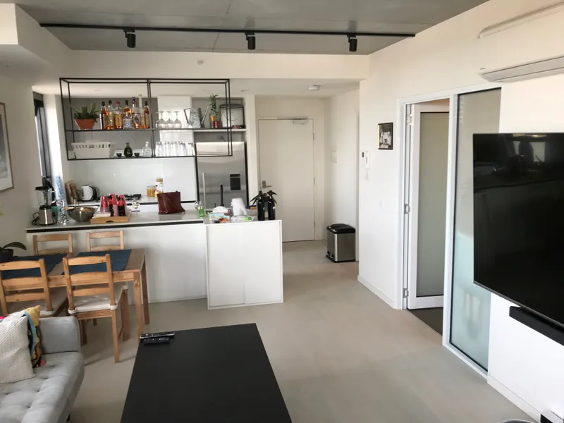 Oversized Apartment in Parkland Setting