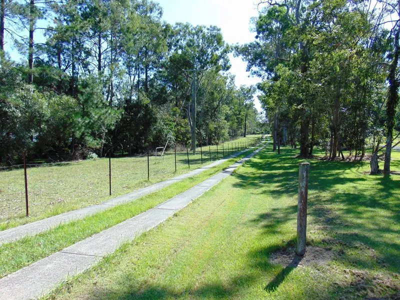 Acreage / Dual Living + / Farming Potential on approx 3.74 ha