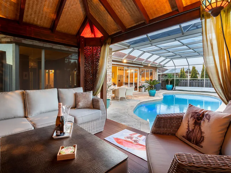 Luxurious  Lifestyle Living - Golf Course Retreat