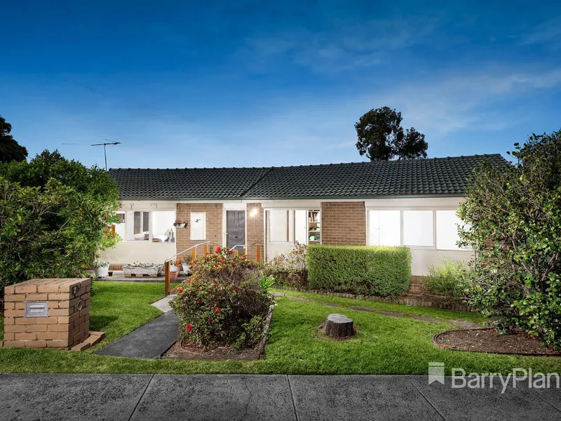 Elegant, Enviable, Easy-Care Home