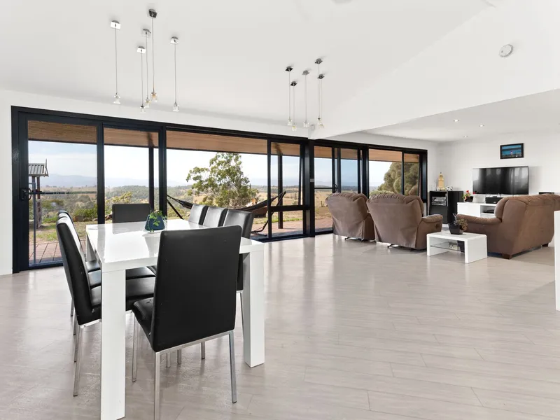Amazing rural views * A lifestyle choice!