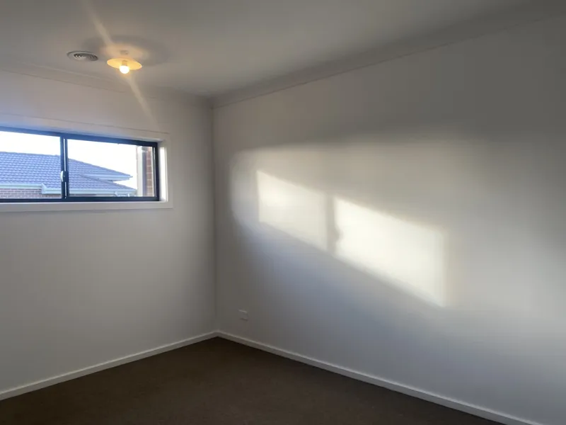 BRAND NEW FAMILY HOME IN AN IDEAL LOCATION !!! CAN CALL 5 BEDROOMS