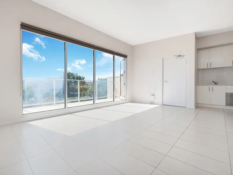 Three Bedroom, Two bathroom Penthouse Apartment