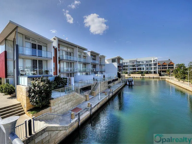 Stunning marina living