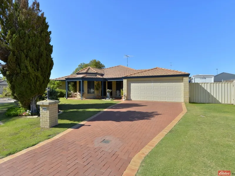 BE IMPRESSED -THE HOMESTEAD BY DALE ALCOCK - Only 1 owner