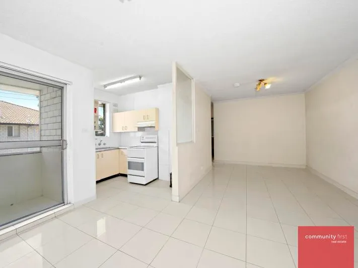 Apartment Living in Liverpool CBD with lock up garage!