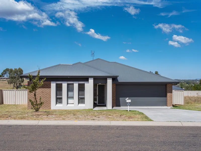 5 Year Old Home – Great Investment