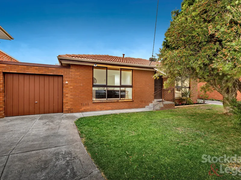 Rare Street Facing, Single Level Living!