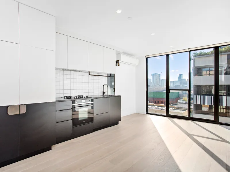 Contemporary living in a central South Yarra location