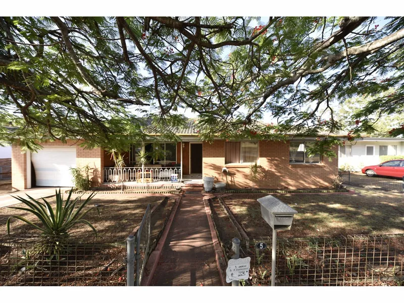 HANDY POSITION AND DA APPROVAL FOR 2 X 3 BEDROOM DUPLEX