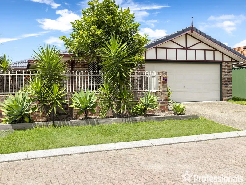 Stunning 3-Bedroom Townhouse in Tranquil Currumbin Waters