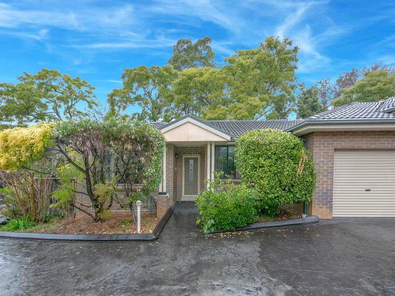 Modern Villa with NBN, New Large Outdoor for Entertainment