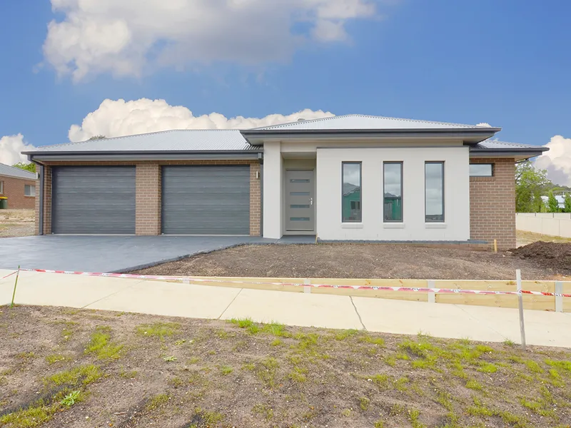 Quality family home in quiet leafy location!