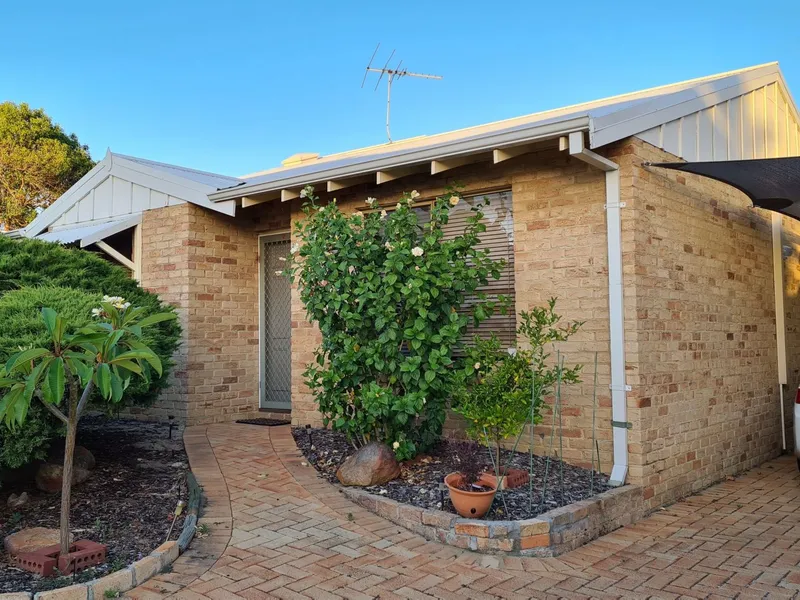 Great Location - Delightful Villa - Light, Bright & Low Maintenance !!