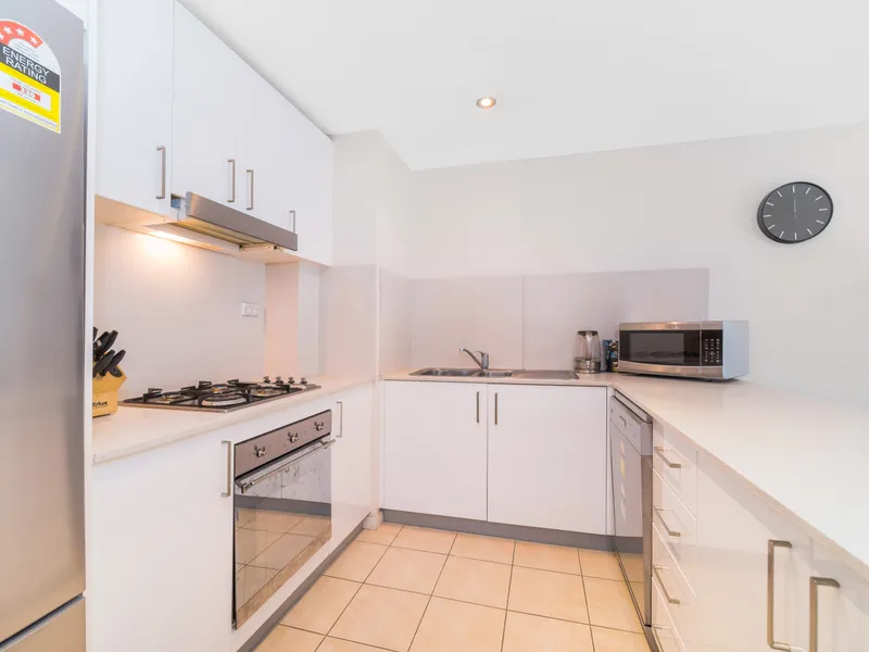 Double brick two bedroom apartment for lease ! Quiet Apartment! Pet friendly!