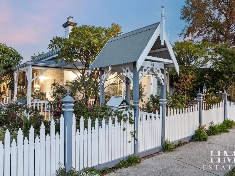 (C1905) TURN OF THE CENTURY CLASSIC on 1014 SQM - YES 1014 SQM! (R30, 20m Frontage & Approved for Rear Auxiliary Structure)