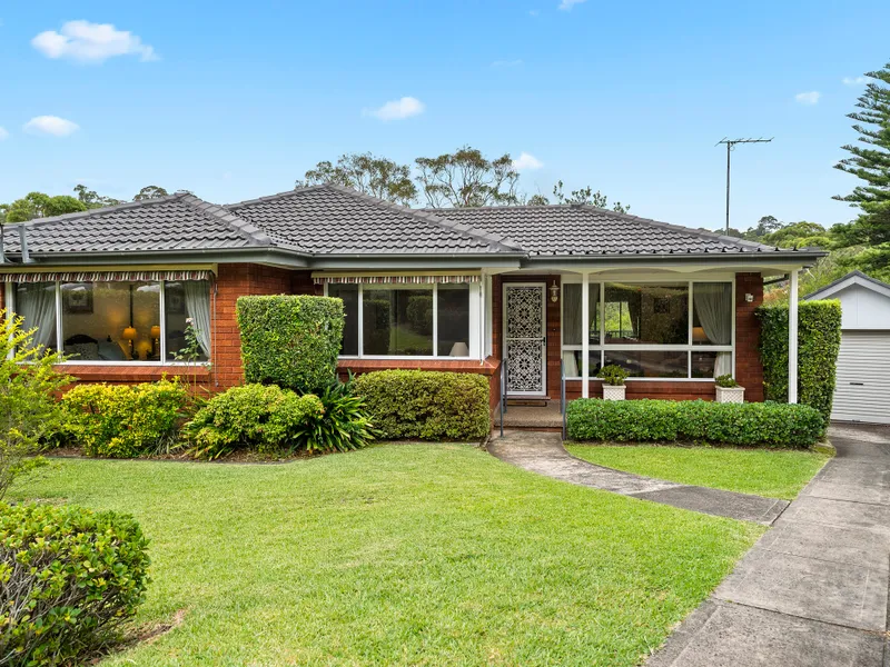 Neat brick veneer family home on 822 sq mtrs with rear north facing aspect