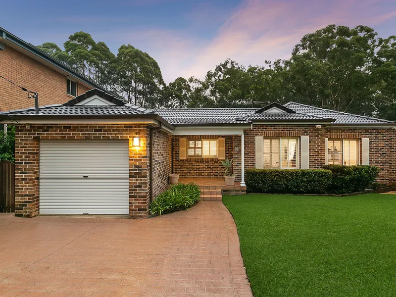 SUPERB FAMILY HOME ON AN EXPANSIVE 961SQM BLOCK WITH A LUSH LEAFY BACKDROP