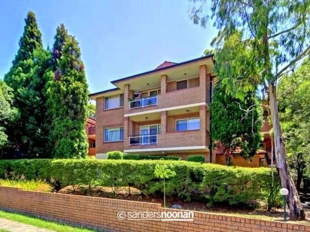 Large One Bedroom Apartment - Handy Location