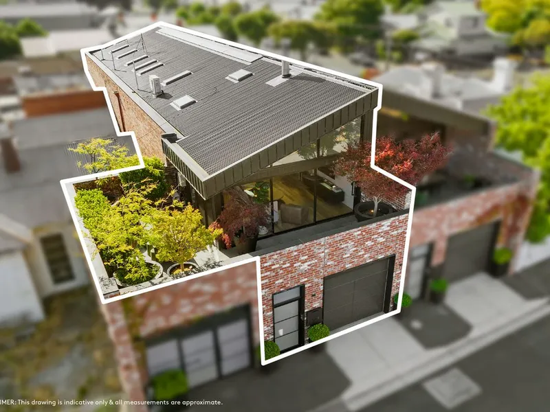 PICTURE-PERFECT LUXURY