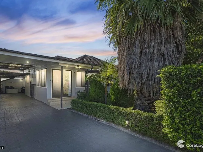 Modern Family Home, Entertainers Home
