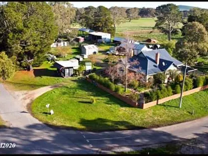 McCullys Corner  - Inviting Country Tree Change -Loads of Character - 60 Fertile Acres  