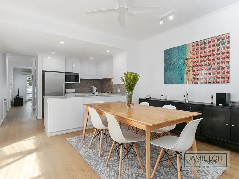 STYLISH & CONTEMPORARY 