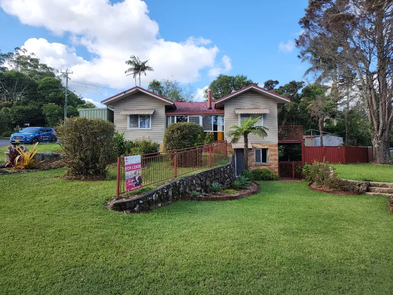 Beautifully Maintained 3 Bedrooms plus teenage retreat- Clunes