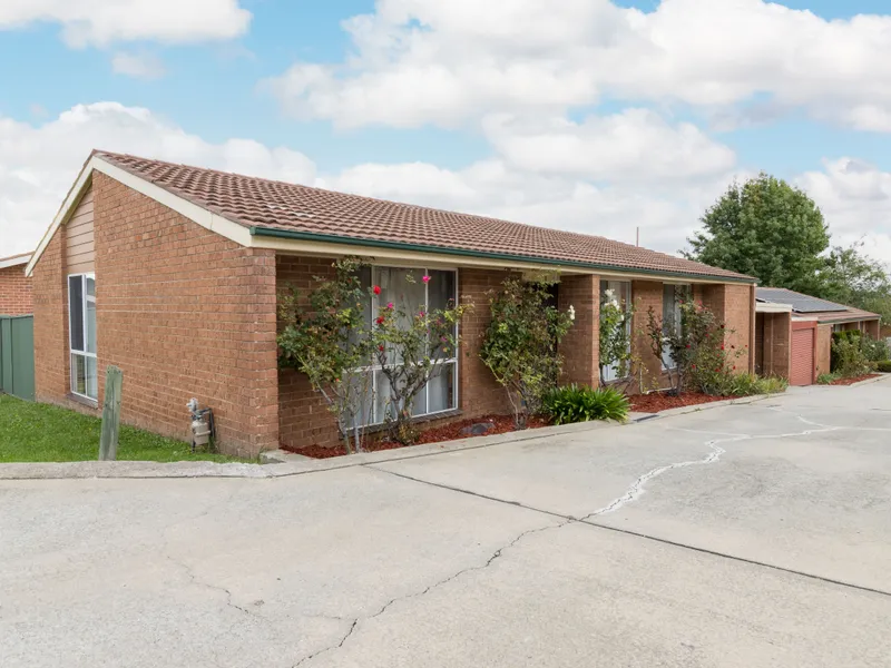 Spacious renovated townhouse in a great location
