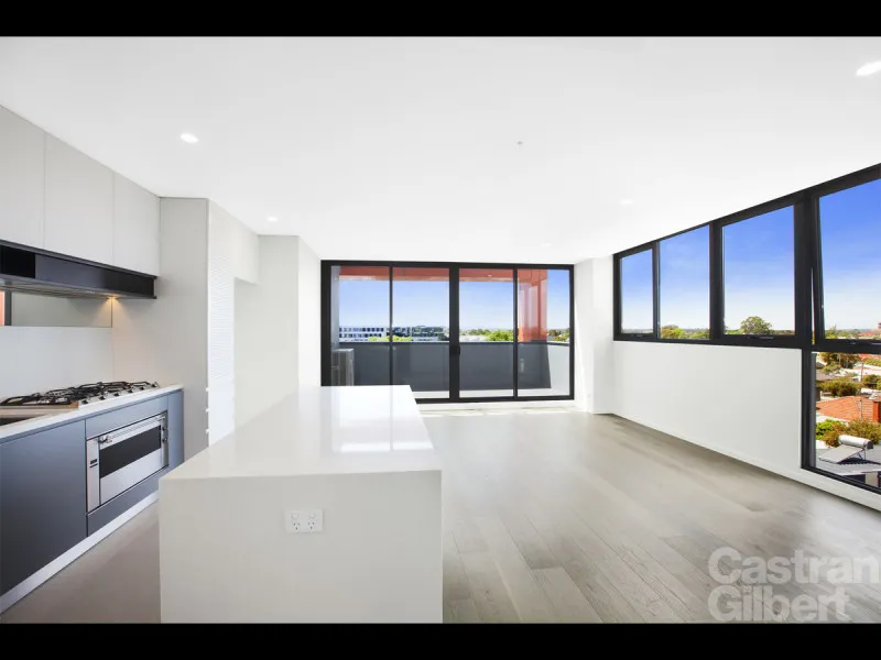 Rare Three Bedroom - Close To Everything