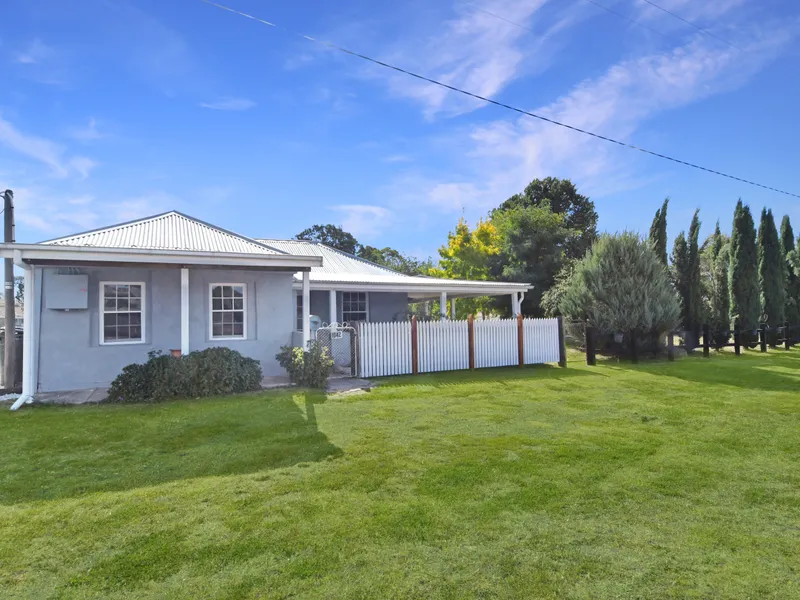 Unique Acreage Lifestyle