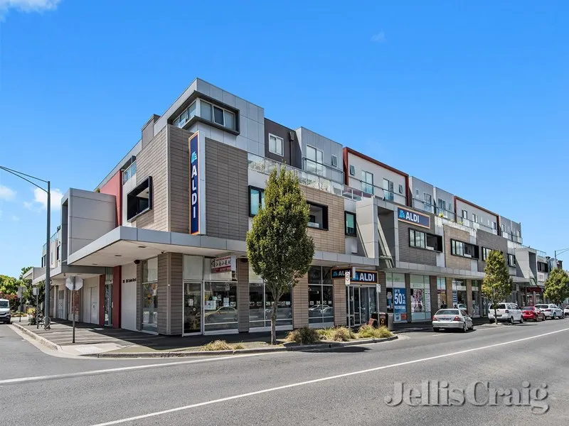 INCREDIBLE LOCAITON IN THE HEART OF BENTLEIGH