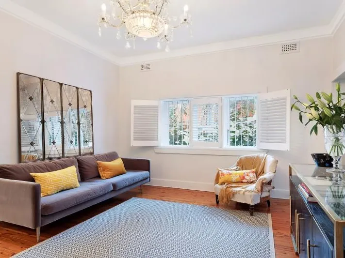 Renovated 2 bedroom garden apartment