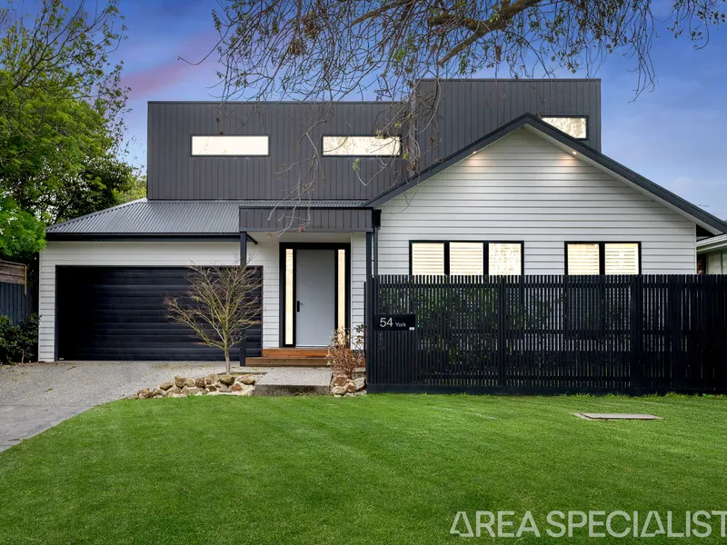 The Brief: Seaside Sophistication