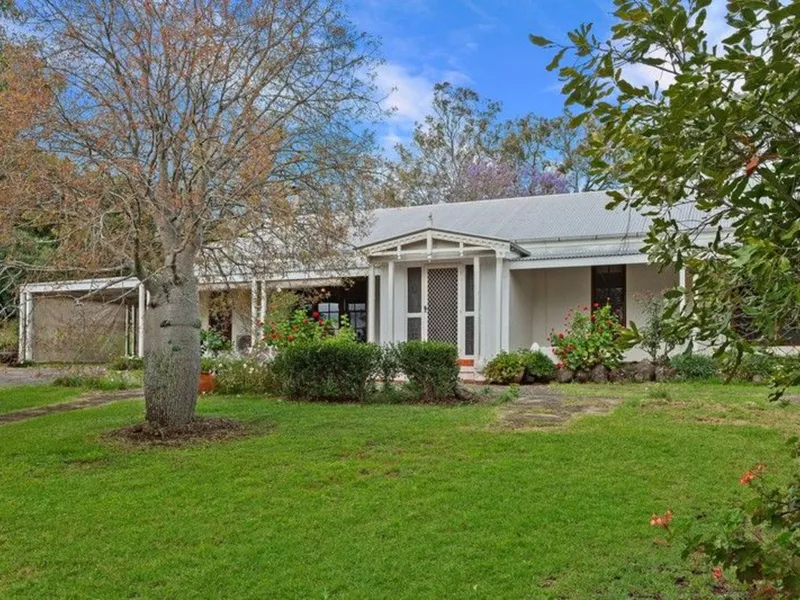 Looking for a beautiful country style home close to Highfields.