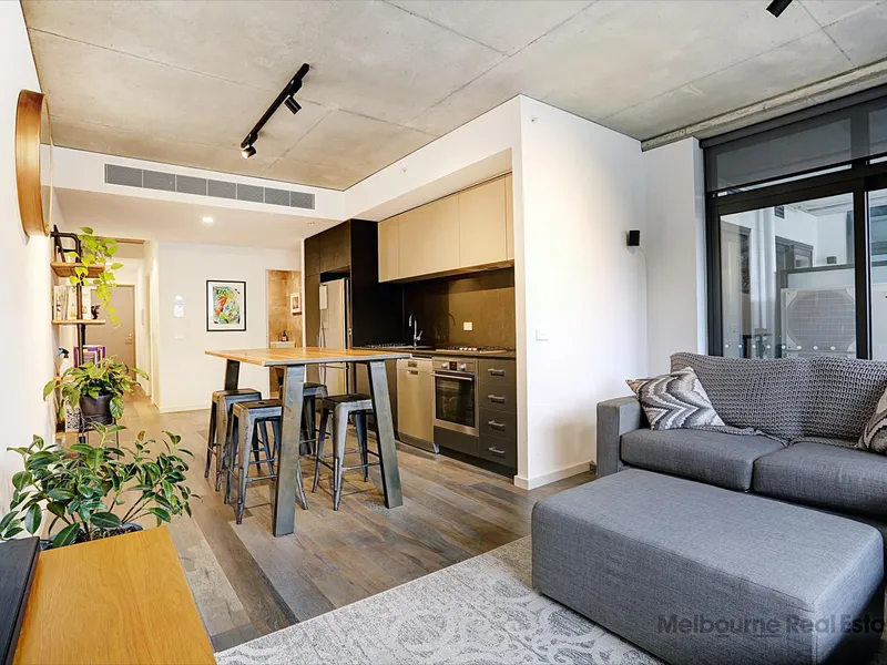 Spacious, Bright & Quiet