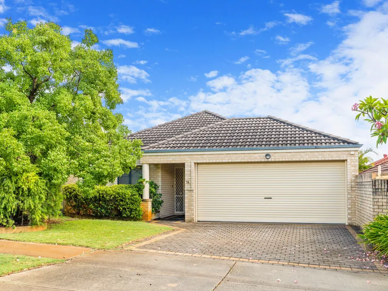 SURPRISE!  SURPRISE! SINGLE LEVEL HOME - WALK TO THE RIVER