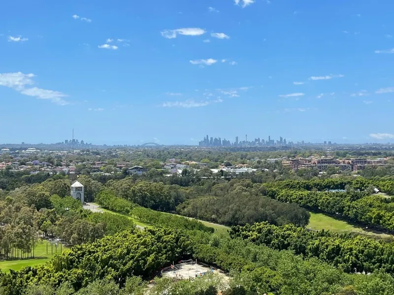 Stunning City View & High Level