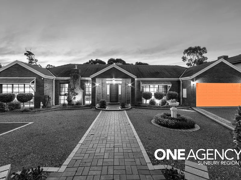 EXPERIENCE THE HEIGHT OF PRESTIGE LIVING