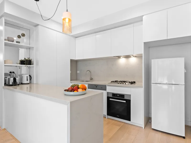 Sophisticated Living Opposite Caulfield Park